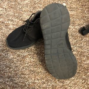 Nike Roshe women’s 9.5